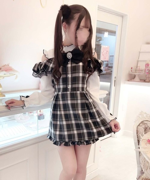 MA*RS（アメーバーマーズ）の「【二点セット】肩開きビジューリボンフリルセットアップ（ワンピース・レディース・ブラック/ピンク/ブラック×ホワイト・FREE）」の10枚目の写真