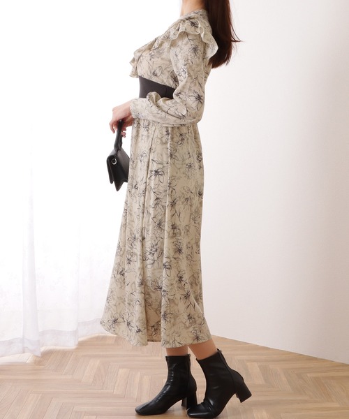 ★最高級ライン　白タグ　美シルエットワンピース　アートボタニカル柄　伸縮　S M 三角タックベルト付きシルエットワンピース/日本製(ワンピース