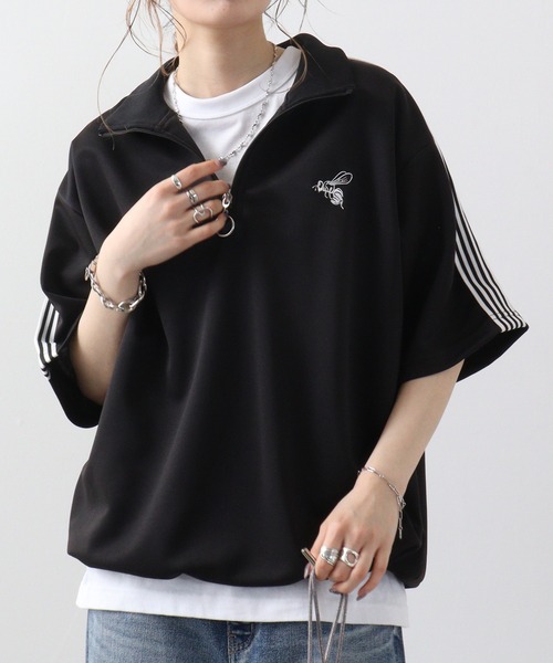 SUGGESTION ハチ刺繍サイドライン半袖ハーフジップ（Tシャツ