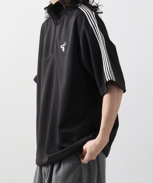 SUGGESTION(サジェッション)の「SUGGESTION ハチ刺繍サイドライン半袖ハーフジップ(Tシャツ/カットソー・メンズ・ブラック/ホワイト/サンドベージュ/ブルー・L/M)」の13枚目の写真
