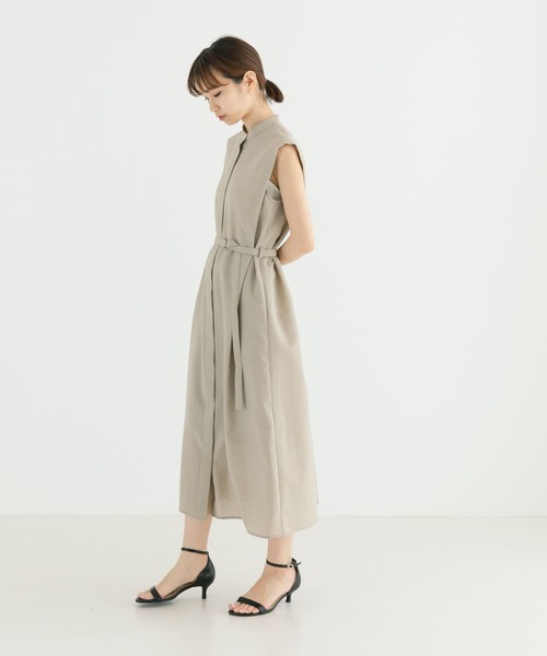 URBAN RESEARCH(アーバンリサーチ)の「『UR TECH DRYLUXE』 タックノースリーブワンピース(ワンピース・レディース・ブラック/ブルー/ベージュ系その他・FREE)」の9枚目の写真