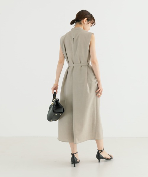 URBAN RESEARCH(アーバンリサーチ)の「『UR TECH DRYLUXE』 タックノースリーブワンピース(ワンピース・レディース・ブラック/ブルー/ベージュ系その他・FREE)」の10枚目の写真
