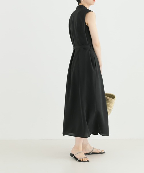 URBAN RESEARCH(アーバンリサーチ)の「『UR TECH DRYLUXE』 タックノースリーブワンピース(ワンピース・レディース・ブラック/ブルー/ベージュ系その他・FREE)」の19枚目の写真