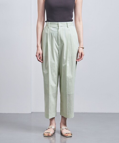 美品◯ユナイテッドアローズ　TA/P タックテーパードパンツ　ライム UNITED ARROWS - UNITED ARROWS TA/P タック テーパード パンツ