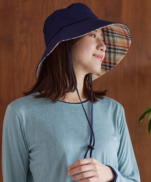 Arnold Palmer(アーノルドパーマー)の「コットンツイル UVハット(ハット・レディース・ネイビー/ブラック/ベージュ/アイボリー・F)」の2枚目の写真