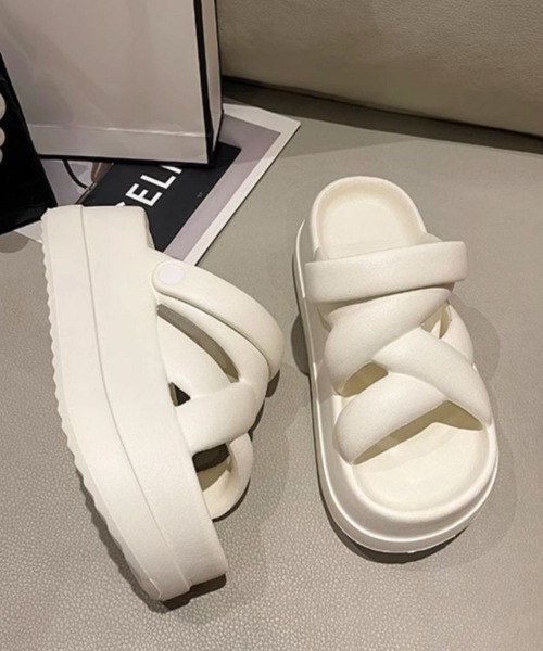 Ritzy（リッツィー）の「クロスデザイン 厚底サンダル（サンダル・レディース・ホワイト/ブラック・25.5/24.5/23.5）」の6枚目の写真