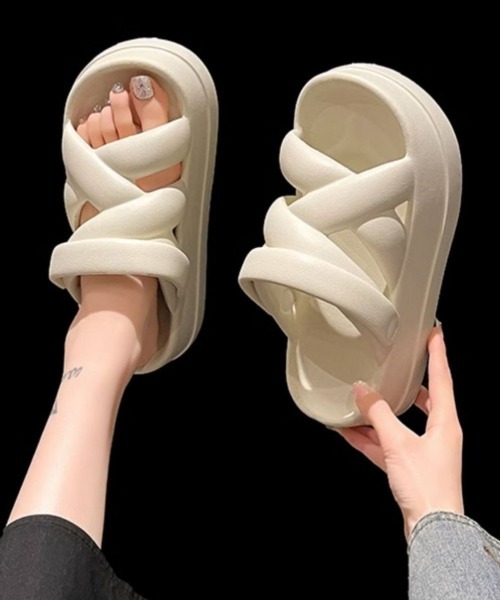 Ritzy（リッツィー）の「クロスデザイン 厚底サンダル（サンダル・レディース・ホワイト/ブラック・25.5/24.5/23.5）」の9枚目の写真