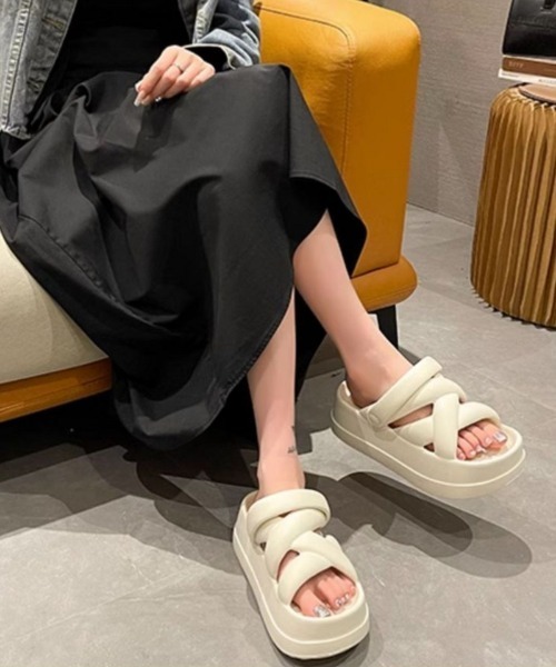 Ritzy（リッツィー）の「クロスデザイン 厚底サンダル（サンダル・レディース・ホワイト/ブラック・25.5/24.5/23.5）」の13枚目の写真