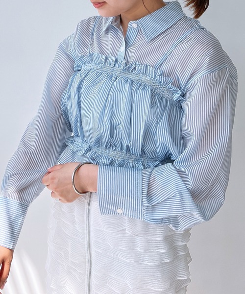 AS KNOW AS plus（アズノゥアズプラス）の「◎シャーリングキャミソールとシャツ セットアイテム（シャツ/ブラウス・レディース・グレー系/イエロー系/ブルー系・FREE）」の4枚目の写真