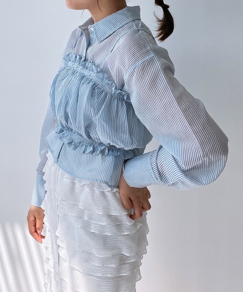 AS KNOW AS plus（アズノゥアズプラス）の「◎シャーリングキャミソールとシャツ セットアイテム（シャツ/ブラウス・レディース・グレー系/イエロー系/ブルー系・FREE）」の5枚目の写真