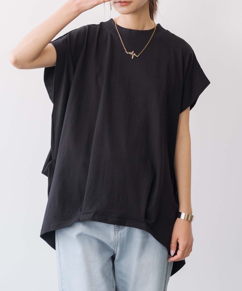 and it_(アンドイット)の「バックタック二の腕カバーコットンTシャツ(Tシャツ/カットソー・レディース・ライトブルー/グレイッシュベージュ/オフホワイト/ブラック・FREE)」の11枚目の写真