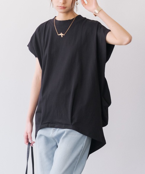 and it_(アンドイット)の「バックタック二の腕カバーコットンTシャツ(Tシャツ/カットソー・レディース・ライトブルー/グレイッシュベージュ/オフホワイト/ブラック・FREE)」の13枚目の写真