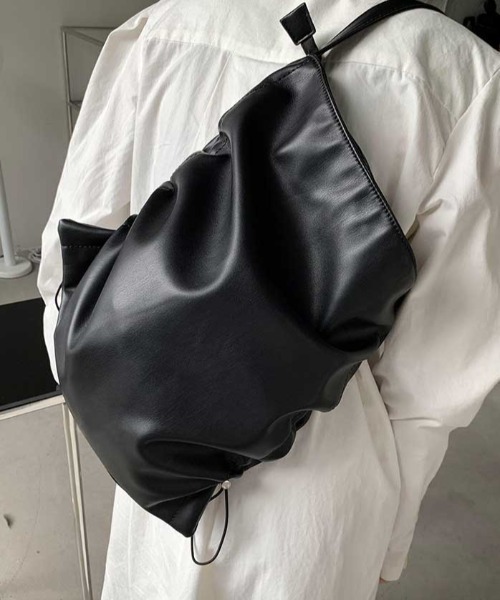 Vipoa（ヴィポア）の「Drawcord leather tote bag（トートバッグ・レディース・アイボリー/ブラック/シルバー・FREE）」の5枚目の写真