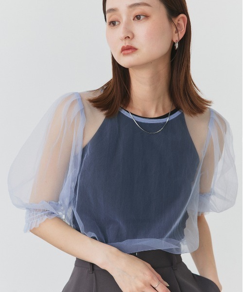 ad thie(アドティエ)の「シャーリング チュールブラウス(シャツ/ブラウス・レディース・ブルー/ブラック/アイボリー/ライトグレー・FREE)」の4枚目の写真