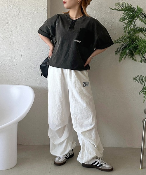 apres jour mignon（アプレジュールミニョン）の「【apresjour mignon SOIE】ユニセックスロゴヘンリーネックTシャツ【ZOZOTOWN限定アイテム】（Tシャツ/カットソー・レディース・レッド/ネイビー/ブラック系その他・X-LARGE/MEDIUM）」の17枚目の写真