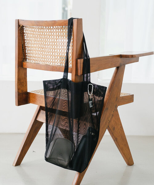 Kastane(カスタネ)の「【A4サイズ/5色展開】メッシュトートバッグ(トートバッグ・レディース・ホワイト/ライトグレー/ブラック/ライトベージュ/サーモンピンク・FREE)」の6枚目の写真