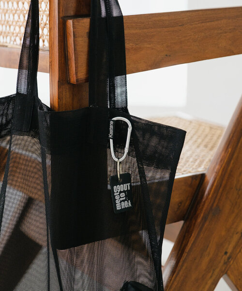 Kastane(カスタネ)の「【A4サイズ/5色展開】メッシュトートバッグ(トートバッグ・レディース・ホワイト/ライトグレー/ブラック/ライトベージュ/サーモンピンク・FREE)」の7枚目の写真