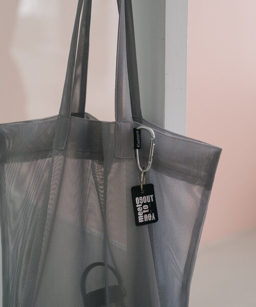 Kastane(カスタネ)の「【A4サイズ/5色展開】メッシュトートバッグ(トートバッグ・レディース・ホワイト/ライトグレー/ブラック/ライトベージュ/サーモンピンク・FREE)」の10枚目の写真