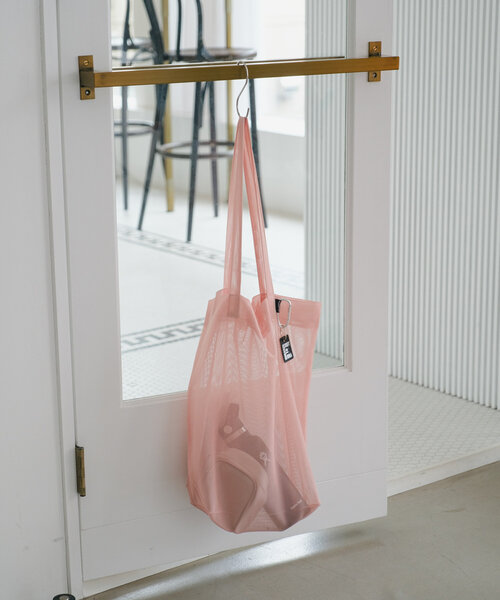 Kastane(カスタネ)の「【A4サイズ/5色展開】メッシュトートバッグ(トートバッグ・レディース・ホワイト/ライトグレー/ブラック/ライトベージュ/サーモンピンク・FREE)」の11枚目の写真