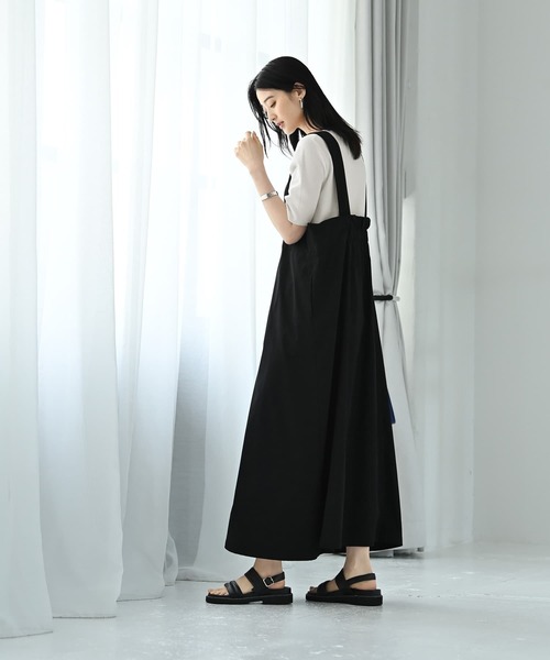 STYLE DELI（スタイルデリ）の「【BLK001】フロントジップジャンパースカート（ワンピース・レディース・ブラック/ベージュ・FREE）」の4枚目の写真