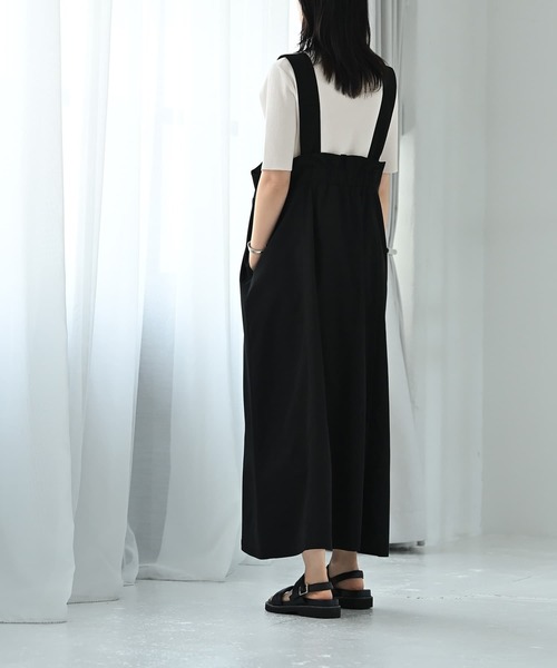 STYLE DELI（スタイルデリ）の「【BLK001】フロントジップジャンパースカート（ワンピース・レディース・ブラック/ベージュ・FREE）」の6枚目の写真