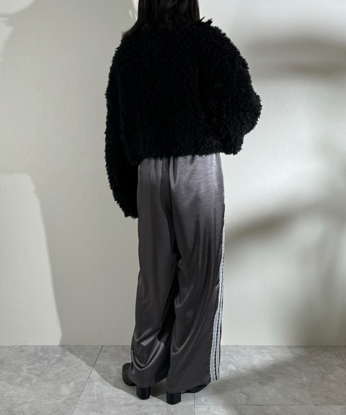 r.（アールドット）の「プードルファー　Wジップ　クロップドジャケット（ブルゾン・レディース・グレイッシュベージュ/グレー/キナリ/ブラウン/ブラック・FREE）」の11枚目の写真