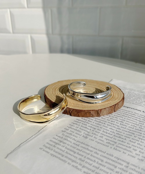 ciite'（シーテ）の「ニュアンスカーブバングル（バングル/リストバンド・レディース・ゴールド/シルバー・FREE）」の19枚目の写真