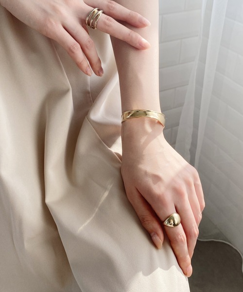 ciite'（シーテ）の「ニュアンスカーブバングル（バングル/リストバンド・レディース・ゴールド/シルバー・FREE）」の21枚目の写真