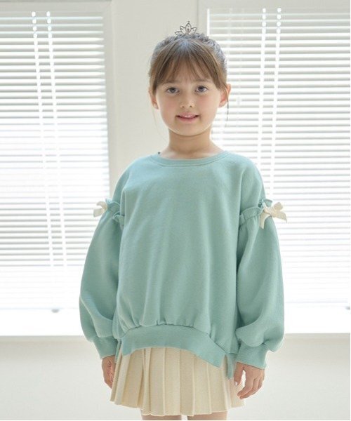 Lycee mine（リセマイン）の「【毛玉バイバイ裏起毛裏毛】アソートリボン付きガーリートップス（スウェット・キッズ・ブルーグレー/ブラック/シルバーグレー/レッド/ダークブラウン/ライトグリーン・100cm/110cm/120cm/130cm/140cm/150cm）」の5枚目の写真