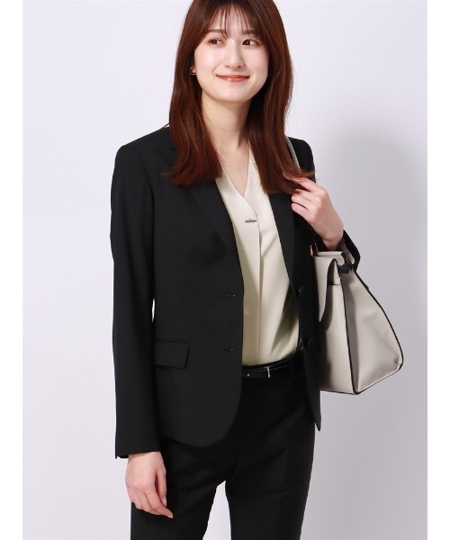 SUIT SQUARE（スーツスクエア）の「Vネックメタルパーツブラウス 7分袖 ウォッシャブル ソフトラチネ destyle（シャツ/ブラウス・レディース・ライトグレー/ホワイト/ベージュ・38(9号)）」の10枚目の写真