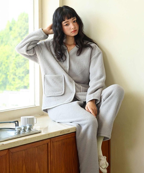 OSYAREVO（オシャレボ）の「ボア カーディガン ルームウェア セットアップ（ルームウェア/パジャマ・レディース・ベージュ/オフホワイト/グレー・MEDIUM/LARGE）」の5枚目の写真