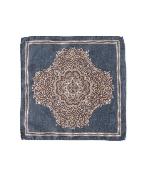 BEAMS F（ビームスエフ）の「FITZGERALD / シルク ペイズリー柄 チーフ（ハンカチ/ハンドタオル・メンズ・インディゴブルー/オレンジ・ONE SIZE）」の2枚目の写真