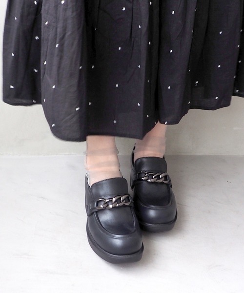 byあしながおじさん（バイアシナガオジサン）の「軽量｜厚底チェーンローファー　8510129（ローファー・レディース・ブラック系その他/ブラック/アイボリー・22.5cm/23cm/23.5cm/24cm/24.5cm）」の15枚目の写真