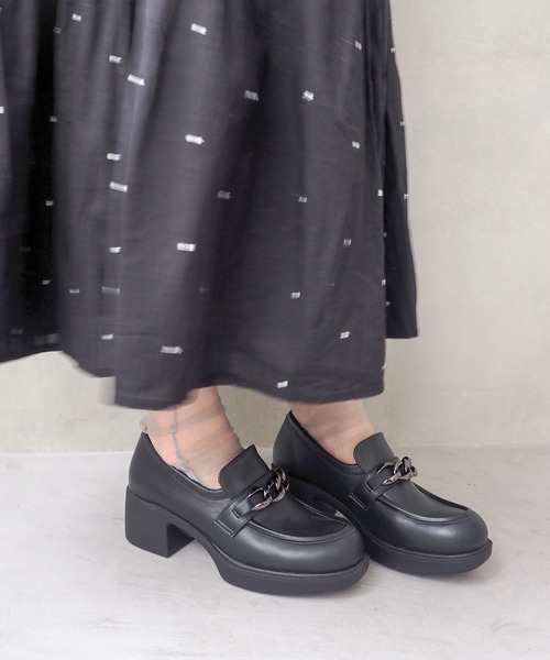 byあしながおじさん（バイアシナガオジサン）の「軽量｜厚底チェーンローファー　8510129（ローファー・レディース・ブラック系その他/ブラック/アイボリー・22.5cm/23cm/23.5cm/24cm/24.5cm）」の16枚目の写真