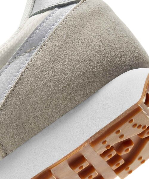 NIKE（ナイキ）の「ナイキ デイブレイク ウィメンズシューズ / Nike Daybreak Women's Shoes CK2351-101 Summit White（スニーカー・レディース・ホワイト系その他2・22.5/23/23.5/24/24.5/25/25.5/26/26.5/27/27.5/28/28.5/29）」の8枚目の写真