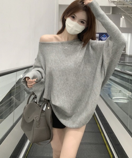 2ly2（トゥーリートゥー）の「韓国スタイル オフショルダーセーター（ニット/セーター・レディース・ブラック/グレー・FREE）」の9枚目の写真