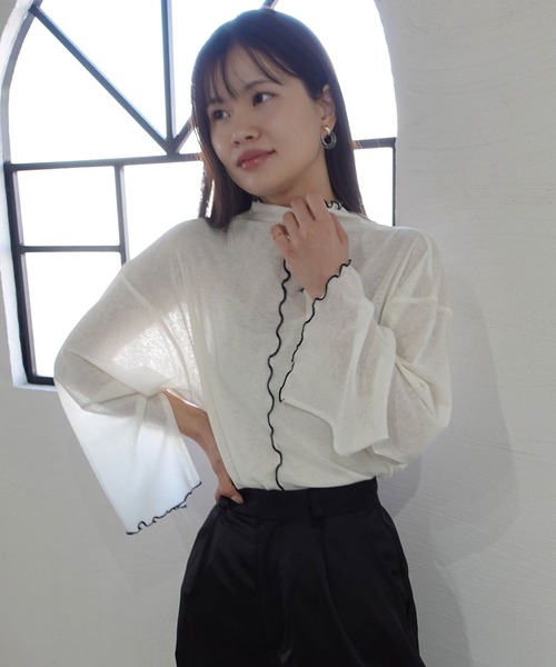 CORNERS（コーナーズ）の「ボトルネックシアーフレアスリーブトップス（Tシャツ/カットソー・レディース・アイボリー/ブラック/グレー/ライム・M）」の8枚目の写真