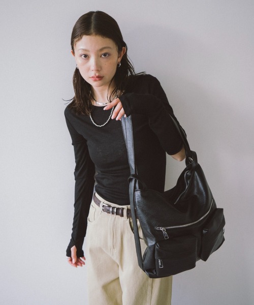 HANNE（アン）の「レザーライク2wayショルダーバッグ（ショルダーバッグ・レディース・ブラック/アイボリー・FREE）」の8枚目の写真