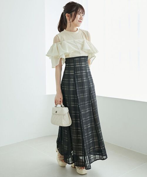 MAJESTIC LEGON(マジェスティックレゴン)の「ウエストきゅっとフリルフレアワンピ(ワンピース・レディース・ブラック系その他2/グレー系その他/ブラック/ブラック系その他/ベージュ系その他2・X-SMALL/SMALL/MEDIUM/LARGE)」の12枚目の写真