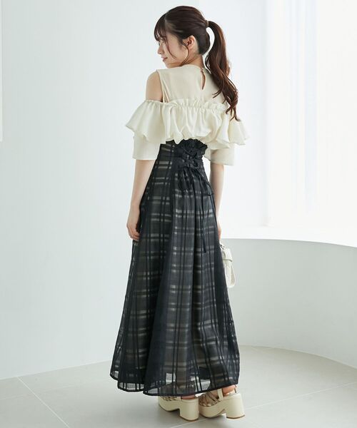 MAJESTIC LEGON(マジェスティックレゴン)の「ウエストきゅっとフリルフレアワンピ(ワンピース・レディース・ブラック系その他2/グレー系その他/ブラック/ブラック系その他/ベージュ系その他2・X-SMALL/SMALL/MEDIUM/LARGE)」の11枚目の写真