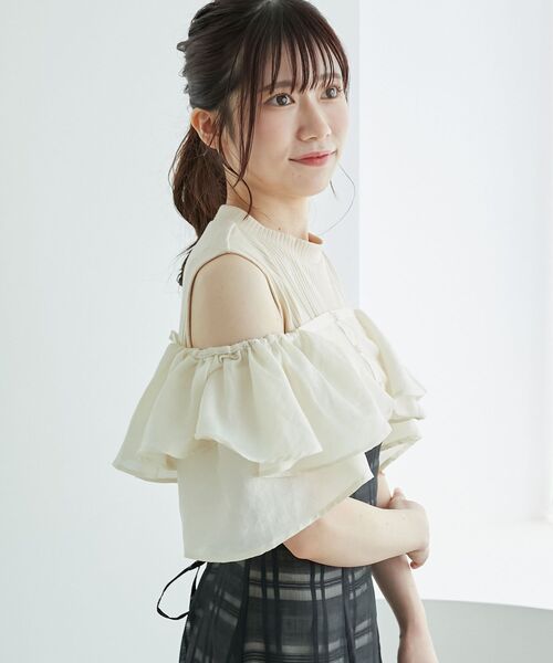 MAJESTIC LEGON(マジェスティックレゴン)の「ウエストきゅっとフリルフレアワンピ(ワンピース・レディース・ブラック系その他2/グレー系その他/ブラック/ブラック系その他/ベージュ系その他2・X-SMALL/SMALL/MEDIUM/LARGE)」の7枚目の写真