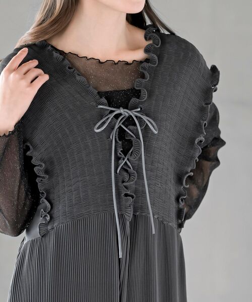 rps（アールピーエス）の「レースアッププリーツオールインワン（サロペット/オーバーオール・レディース・ブラック/チャコールグレー・フリー）」の7枚目の写真