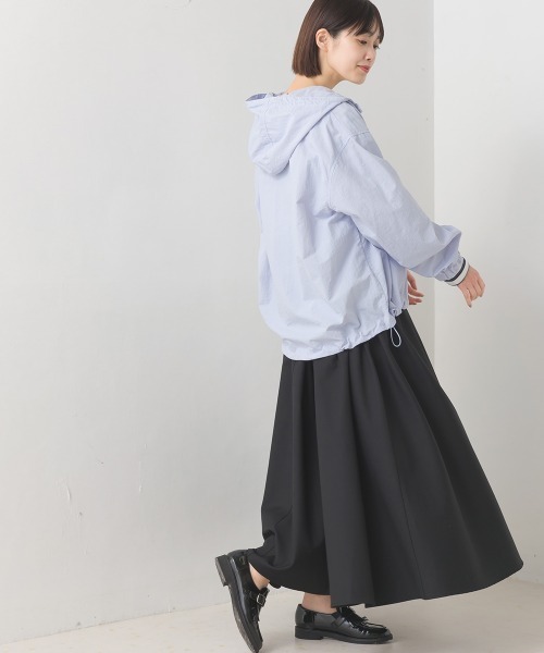 OMNES（オムネス）の「撥水加工ナイロンアノラックパーカー（ブルゾン・レディース・ライトブルー/ブラック/アイボリー/グレイッシュベージュ・FREE）」の17枚目の写真