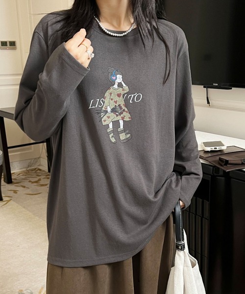 aimoha(アイモハ)の「イラストプリントロングスリーブTシャツ(Tシャツ/カットソー・レディース・ブラック/ホワイト/ダークグレー/オレンジ/イエロー・FREE)」の8枚目の写真