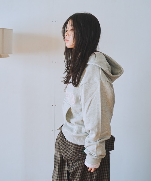 common gull products.(コモンガルプロダクツ)の「common gull products. zip hoodie 25spring.(パーカー・レディース・ホワイト系/杢グレー/グリーン系/ピンク系/ネイビー系1/グレー系1/ネイビー・MEDIUM/SMALL/LARGE)」の18枚目の写真