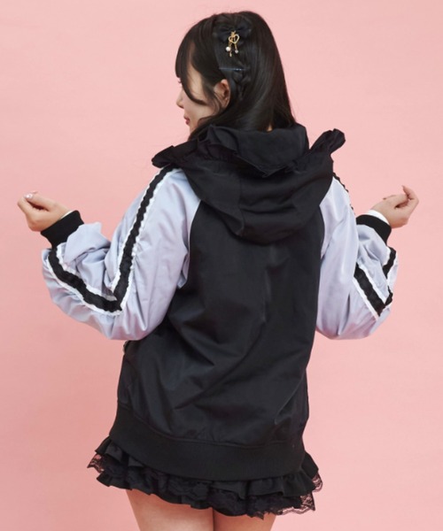Secret Honey(シークレットハニー)の「取り外しフード付きスカジャン風ブルゾン(ブルゾン・レディース・グレー/オフホワイト・MEDIUM)」の7枚目の写真