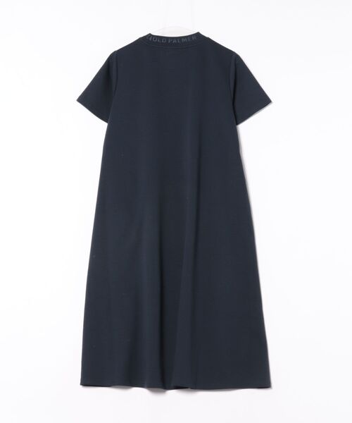 Arnold Palmer（アーノルドパーマー）の「シルキーポンチ 衿ロゴ カットワンピース（ワンピース・レディース・ベージュ/ネイビー・S/M/L）」の21枚目の写真