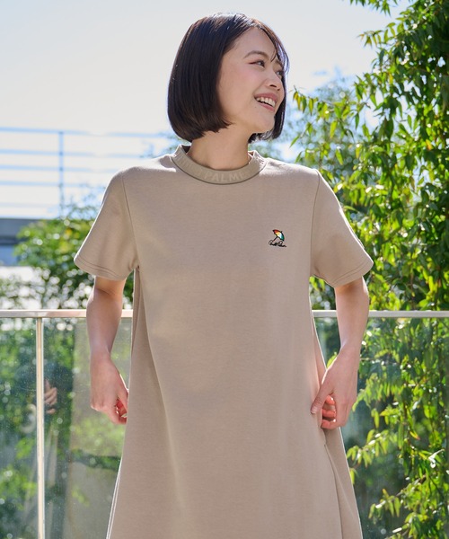 Arnold Palmer（アーノルドパーマー）の「シルキーポンチ 衿ロゴ カットワンピース（ワンピース・レディース・ベージュ/ネイビー・S/M/L）」の4枚目の写真