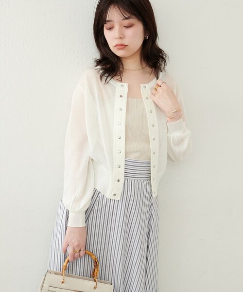 natural couture（ナチュラルクチュール）の「ドット釦シアーカーデ（カーディガン/ボレロ・レディース・ラベンダー/ミント/オフホワイト/グレイッシュベージュ/サックスブルー/ブラック・FREE）」の8枚目の写真