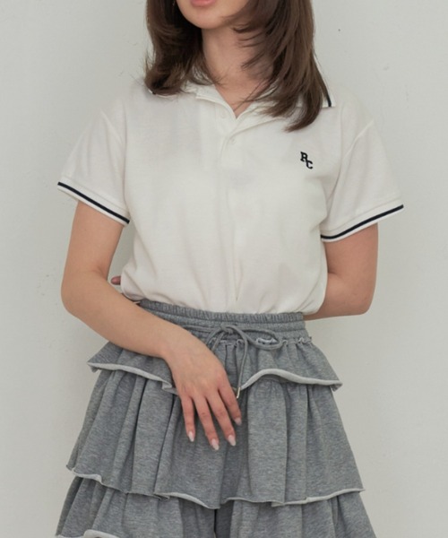 RAY CASSIN(レイカズン)の「配色胸刺繍ポロ(ポロシャツ・レディース・ブラウン/ホワイト/グレー/ネイビー・FREE)」の2枚目の写真